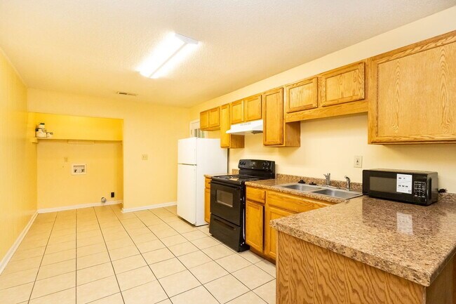 Photo - 3884 Youngstown Rd