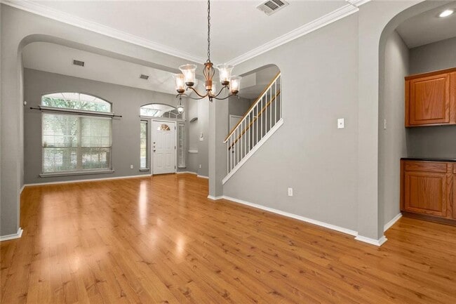 Photo - 2633 Bolton St