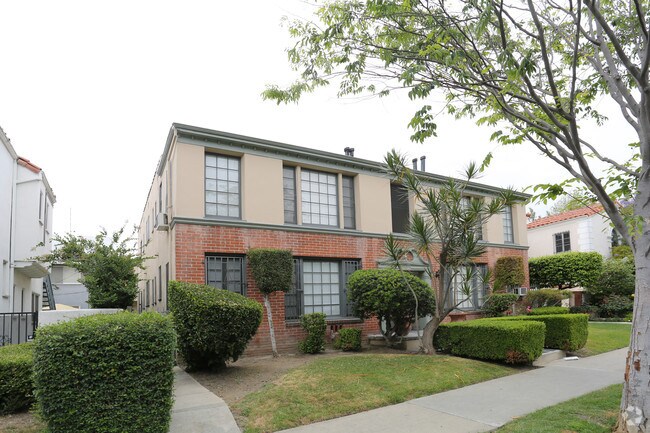 Photo - 209 S Reeves Dr
