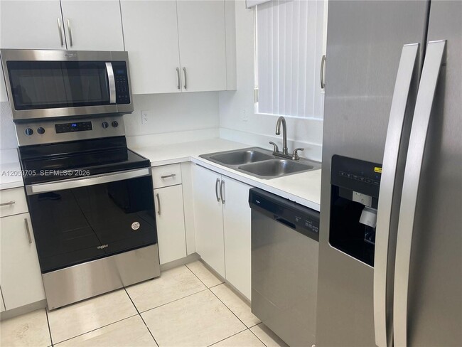 Photo - 6225 SW Kendale Lakes Cir