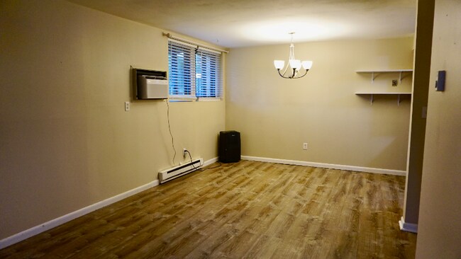 Photo - 555 Village Blvd N