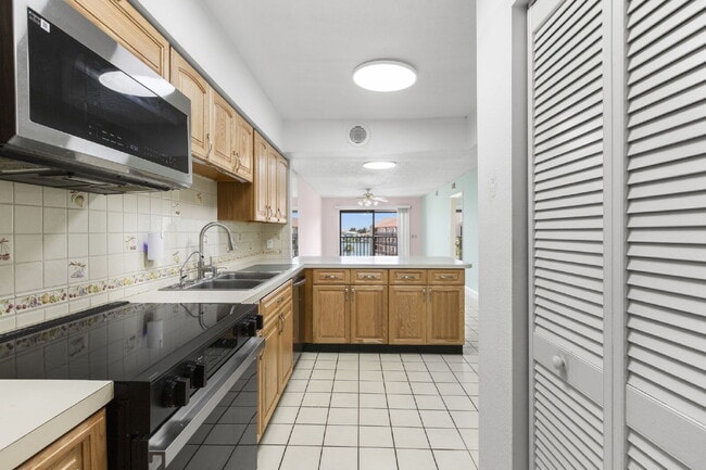 Photo - Condo For Rent on ST PETE BEACH! Unidad 302A