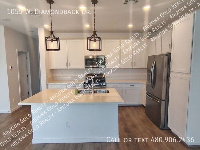 1055 W. Diamondback Dr.