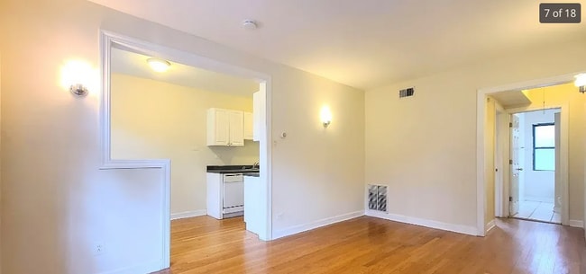 Building Photo - 2952 N Seminary Ave Unit 2952-1