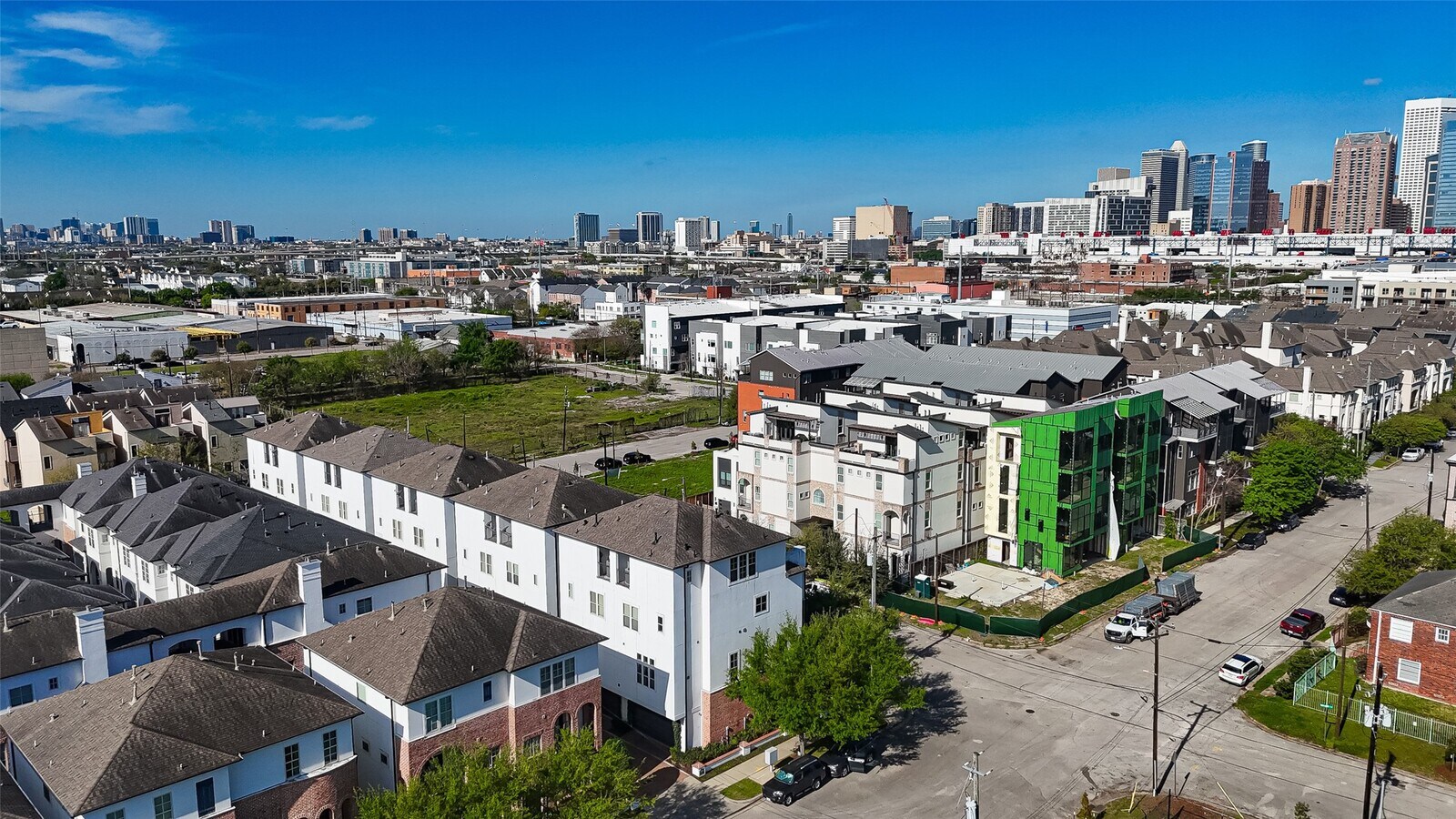 Photo - 705 Delano St
