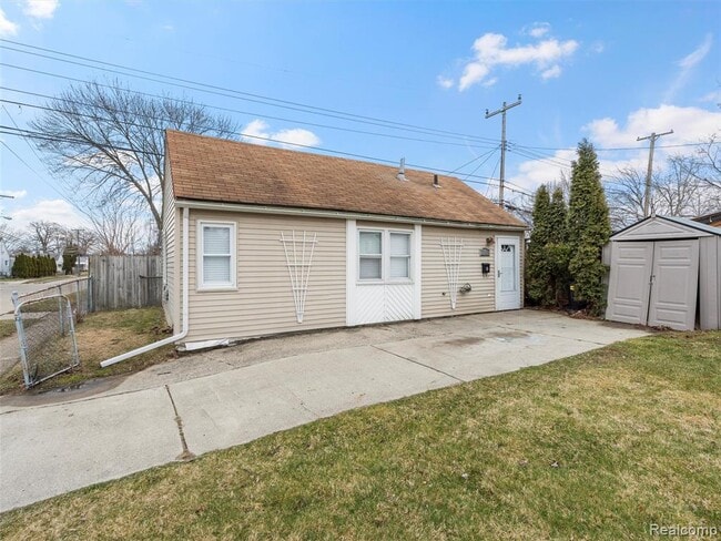 Photo - 23462 Carlisle Ave