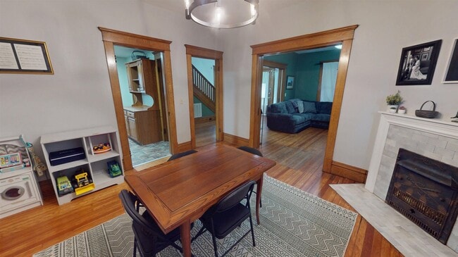 Photo - 2554 1st Ave