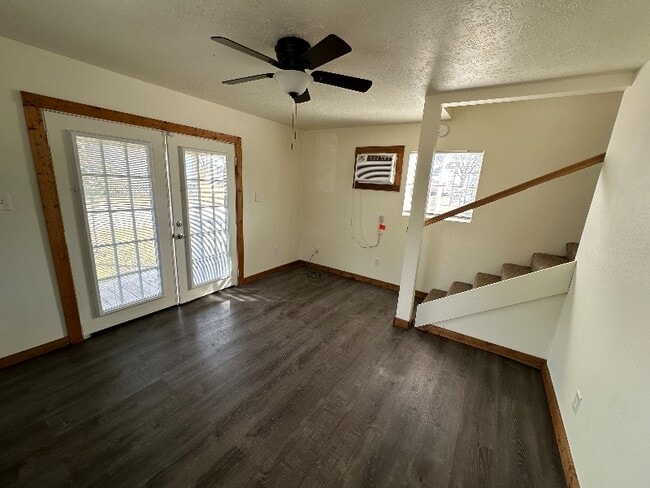 Photo - 10004 Wrangler Wy