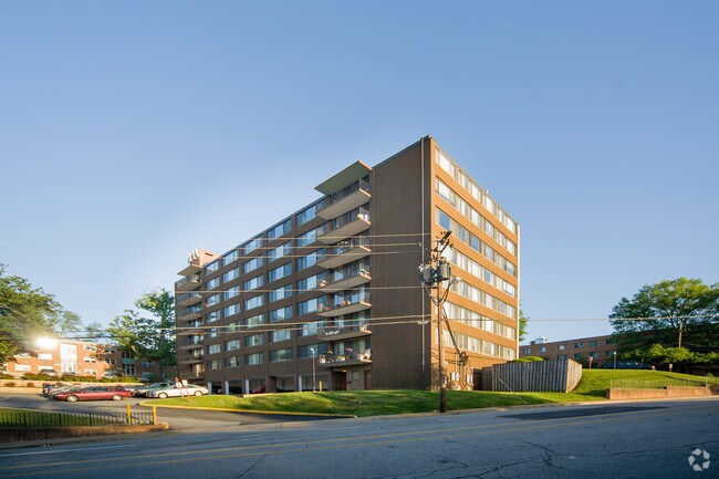 Photo - Lorcom House