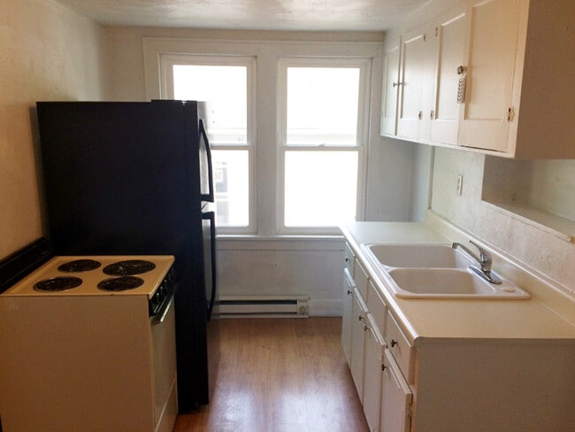 Photo - 518 W Edwards St Unit Apt 4