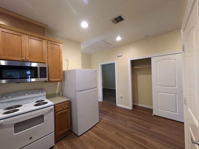 Photo - 2905 Pecos St