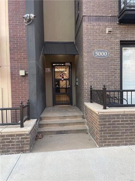 Photo - 5300 Peachtree Rd