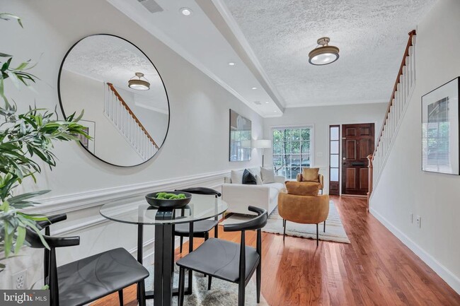 Photo - 1437 Duke St