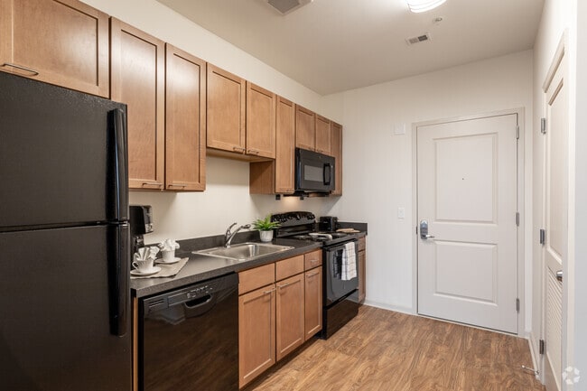 Studio - 360 SF - Courthouse