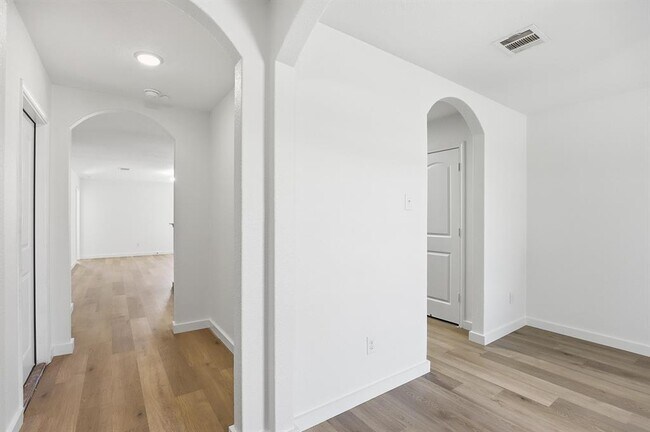 Photo - 4001 Cressler Ln