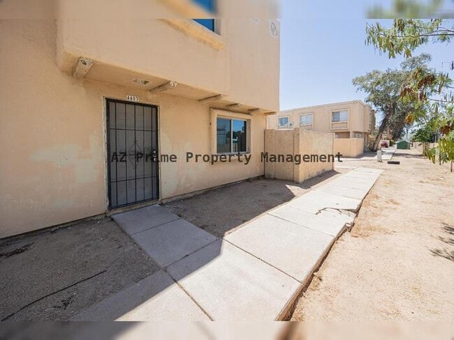 Photo - 4403 E Riverside St