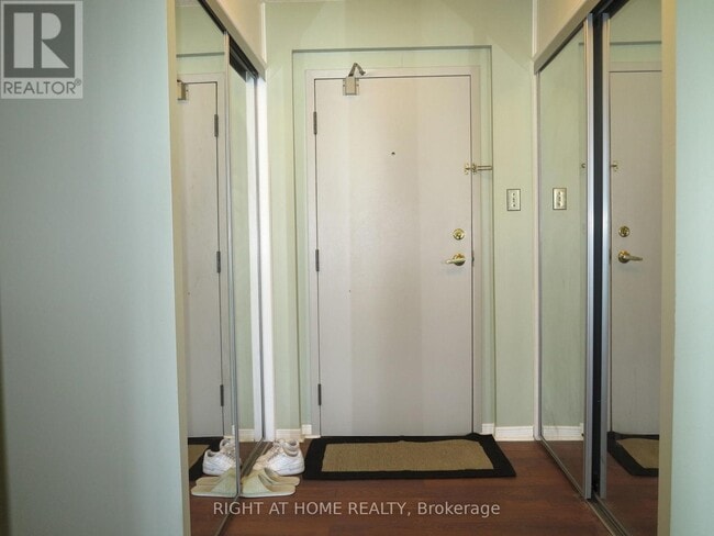 Photo - 570 Proudfoot Ln Unit 1011