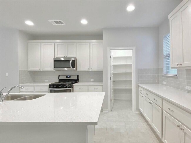 Photo - 816 Alta Wy