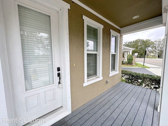 Photo - 3 br, 2.5 bath House - 633 Jetstar Lane