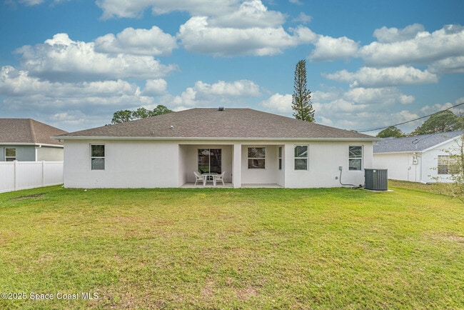 Photo - 1717 Dalroy St NW