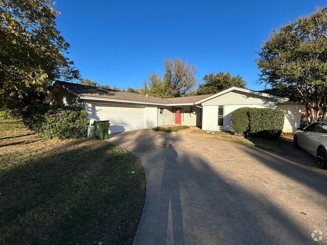 Building Photo - 1752 Brown Trail Rental