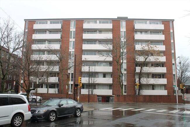 Building Photo - 29 Concord Ave Unit 815