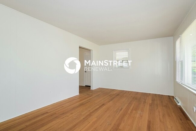 3 Bedroom Pet-Friendly Home in St. Louis, MO with Main Street Renewal