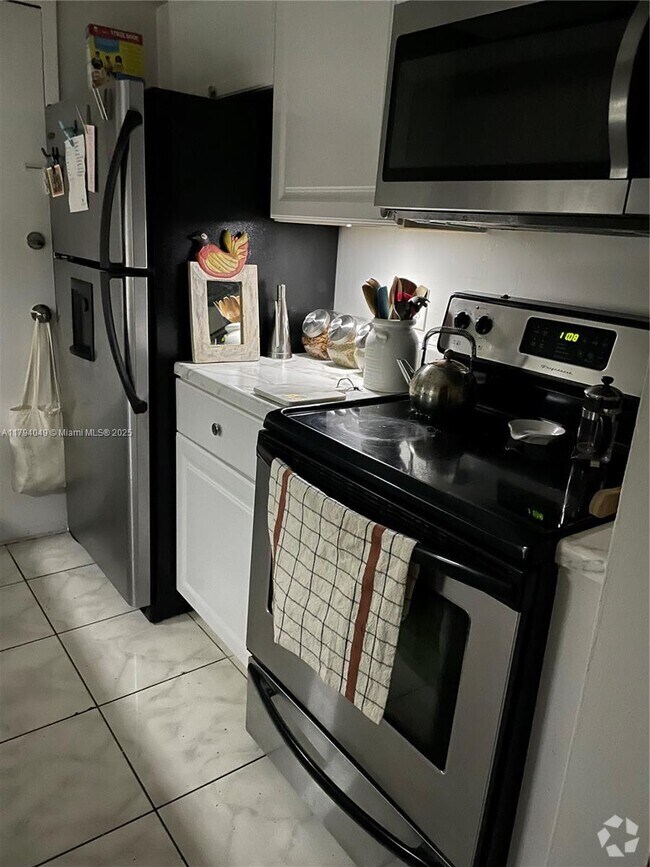 Building Photo - 2075 NE 164th St Unit 712 Rental