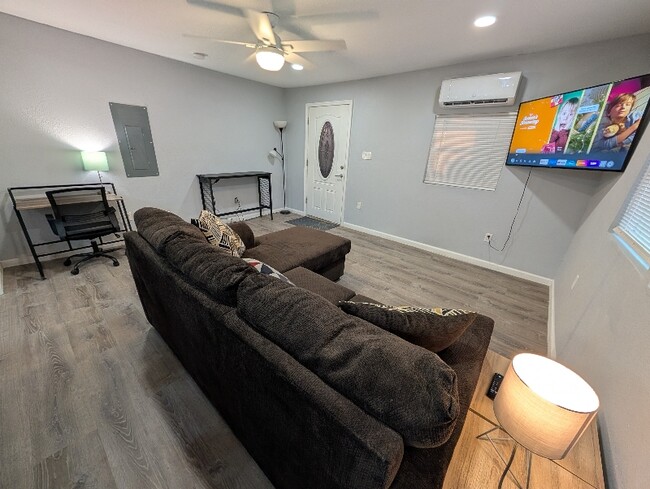 Photo - 508 N San Antonio St