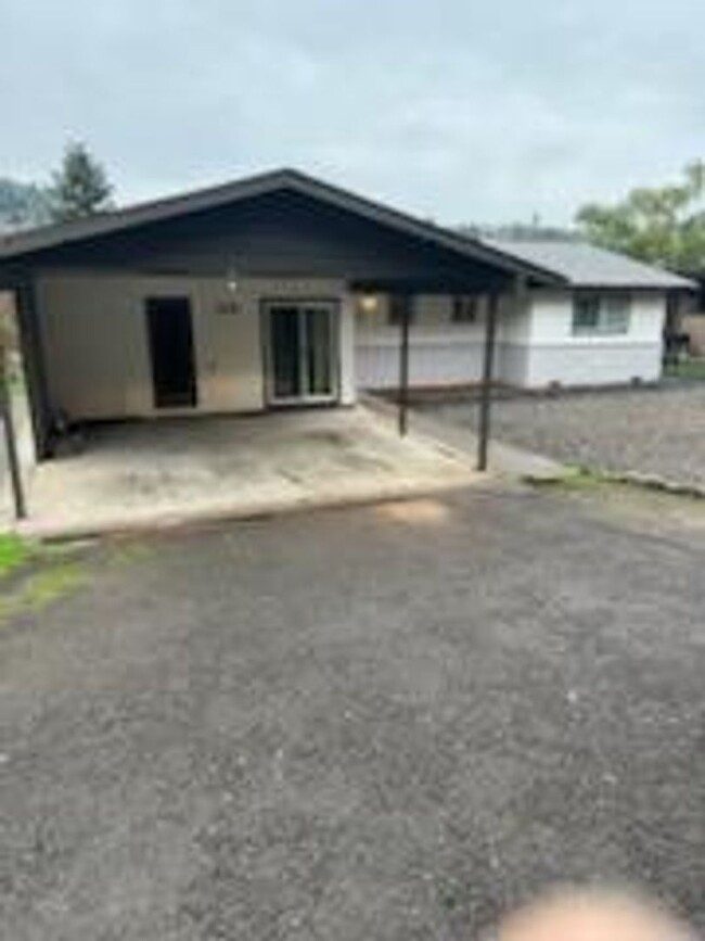 Great Roseburg location 3-bedroom 1.5 Bath... - Great Roseburg location 3-bedroom 1.5 Bath... Casa