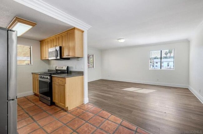 Building Photo - 9948 San Juan St Unit 4