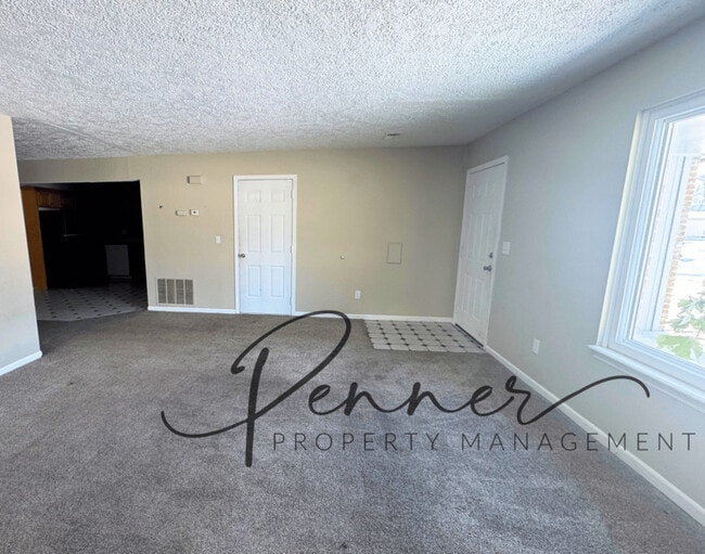 Photo - 401 NE Austin St