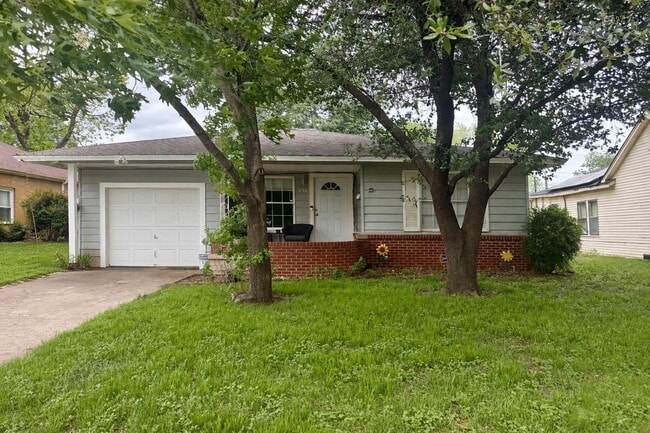 Building Photo - 1638 Dayton Ave