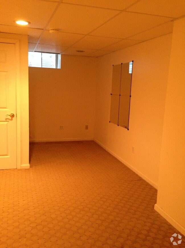 Building Photo - 202 Dresher Woods Drive Rental
