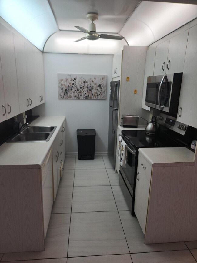 Photo - 3059 Ainslie Dr Unidad D