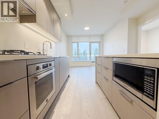 Photo - 6138 Birney Ave Unité 11F