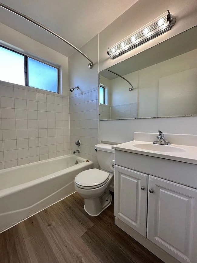 Photo - 20102 Port Cir