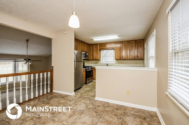 Photo - 475 Robin Hood Dr