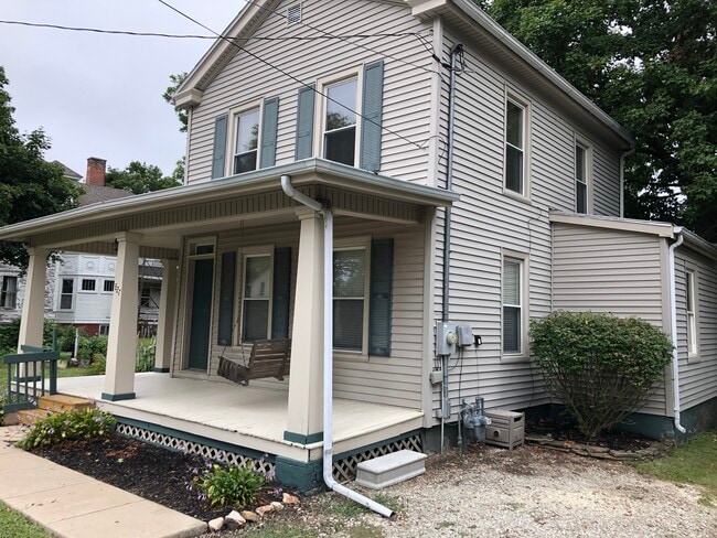 Photo - 827 S 1st St