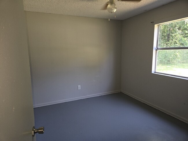 Photo - 2120 Railroad St