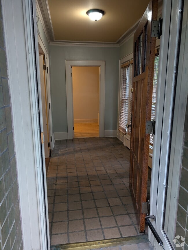 Building Photo - 2700 N Prospect Ave Unit 2700 Rental