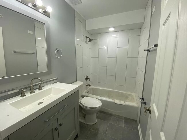 Photo - 302 S Lodge Ln Casa Adosada