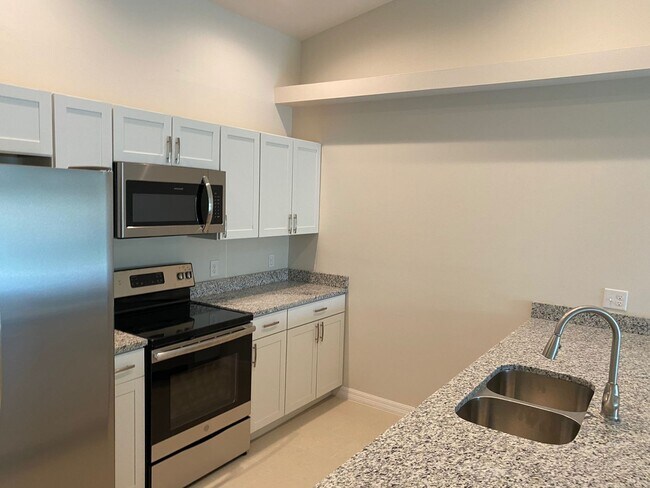 Photo - $250 move in special - 3 bedroom, 2 bath Duplex Unit 841 Mohawk Pkwy