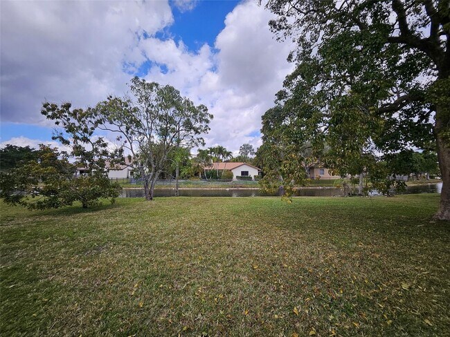 197 NW 113th Way
