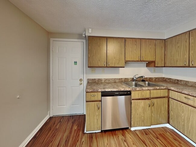 Photo - 811 Westridge N Dr