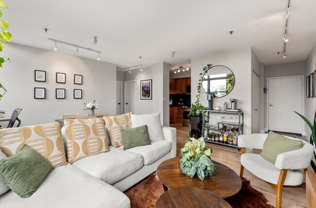 Photo - 150 Orleans St Unit 205