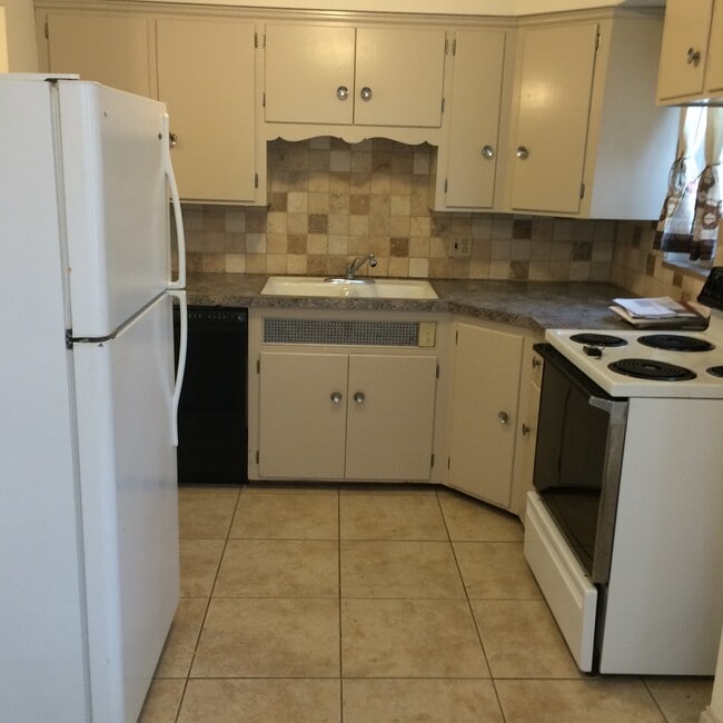 Photo - 1883 Kentwell Rd