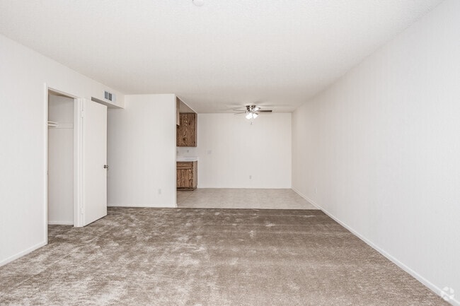 3BR, 2BA - 1,211SF - Living Room/Dining Room