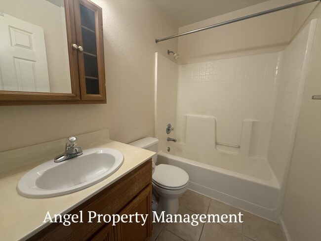 Photo - 1245 Oak Haven Way