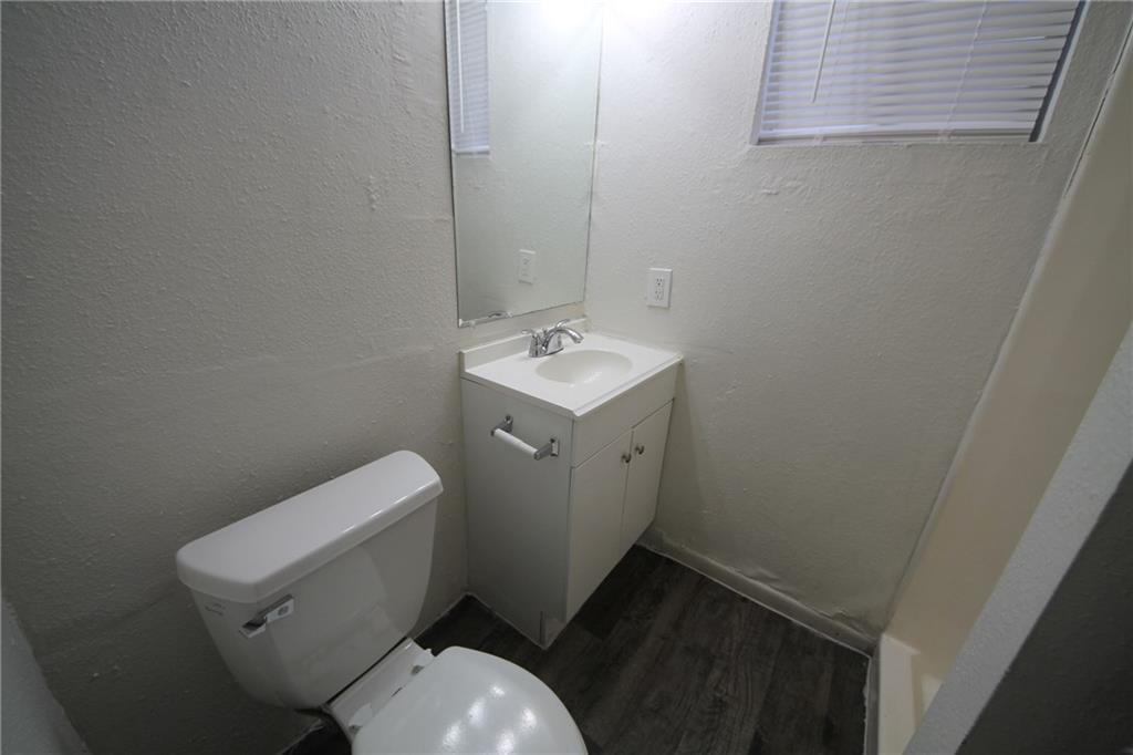 Photo - 2302 Leon St